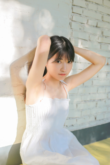 她穿成军区大佬女配妻也无风雨